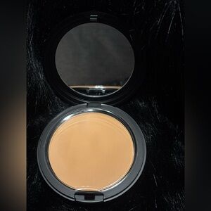 MAC Studio Fix Powder Foundation- NC17